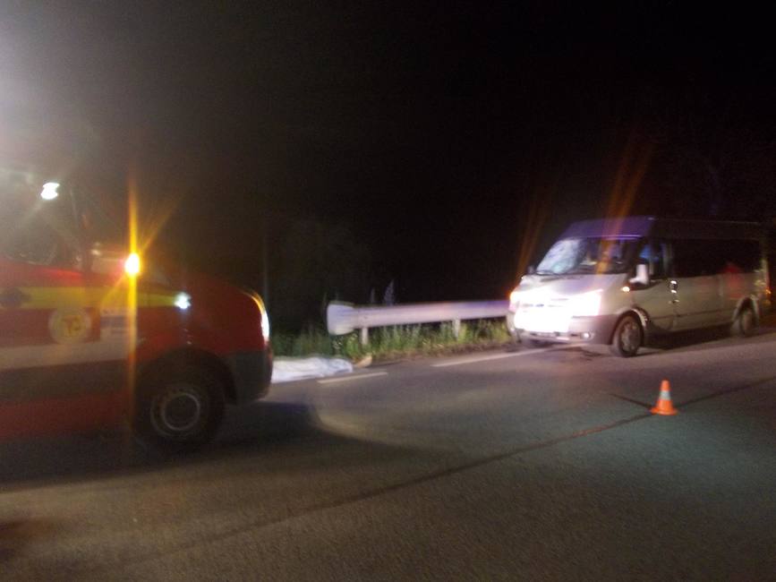 Biciclist mort dupa ce a fost acrosat de un microbuz | imaginea 1