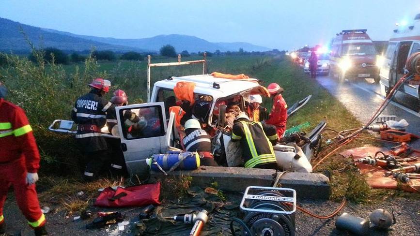 Doi barbati morti in urma unui grav accident rutier | imaginea 1