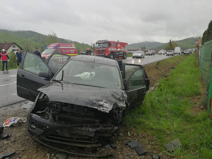 5 persoane au ajuns la spital  in urma unui accident rutier | imaginea 1