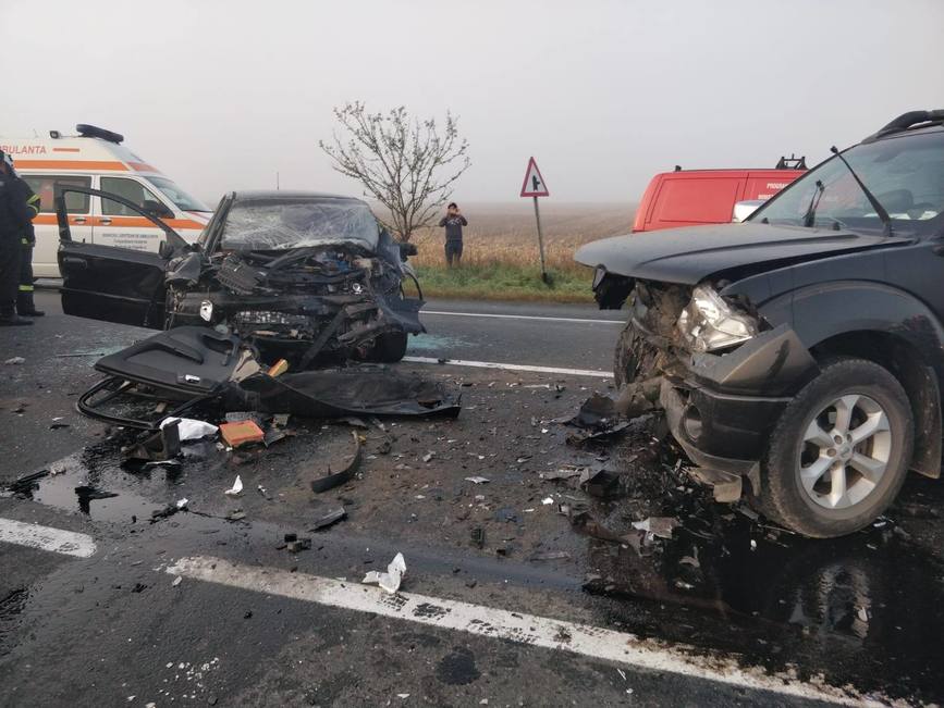 Impact intre doua autoturisme  cu patru victime | imaginea 1