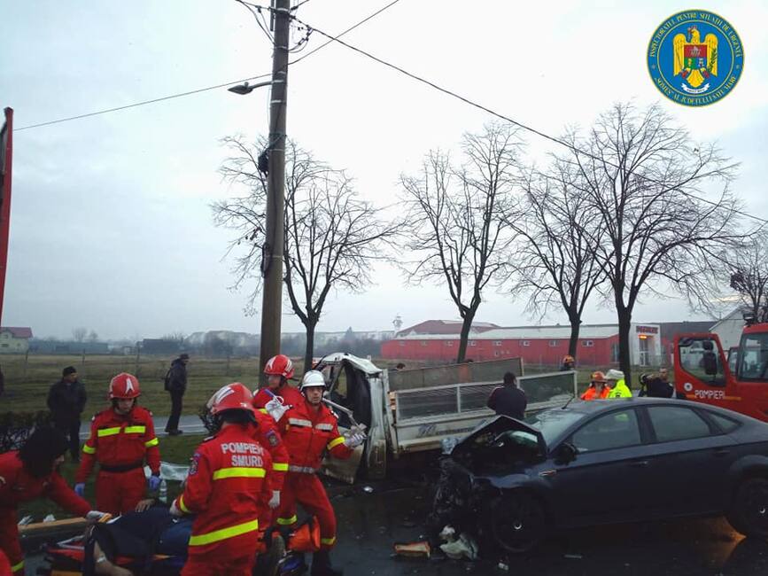 Accident rutier cu o victima incarcerata  in Satu Mare | imaginea 1