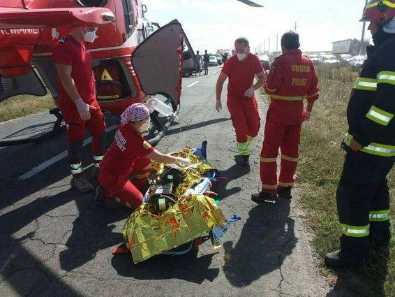 Victima intr un accident rutier preluata de elicopterul SMURD | imaginea 1