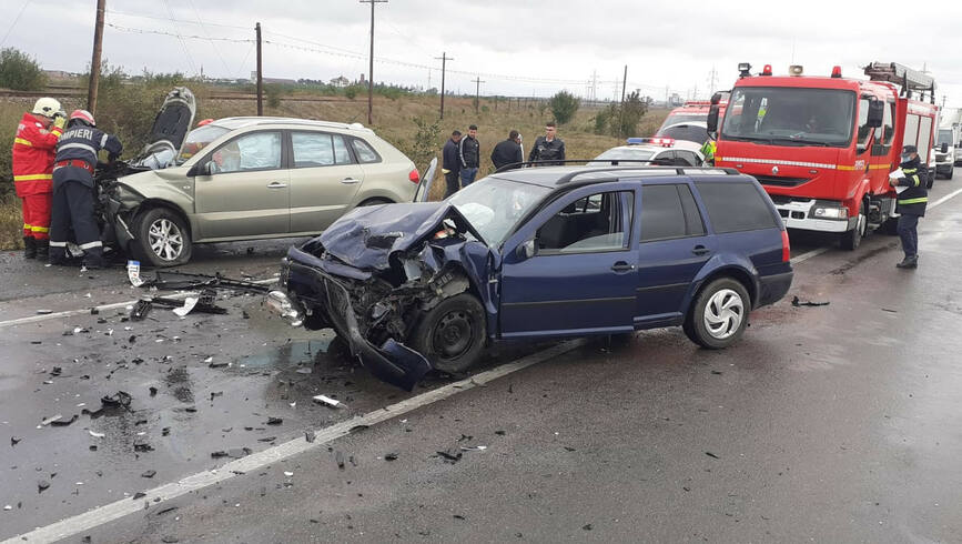 Trei victime in urma coliziunii dintre doua autoturisme | imaginea 1
