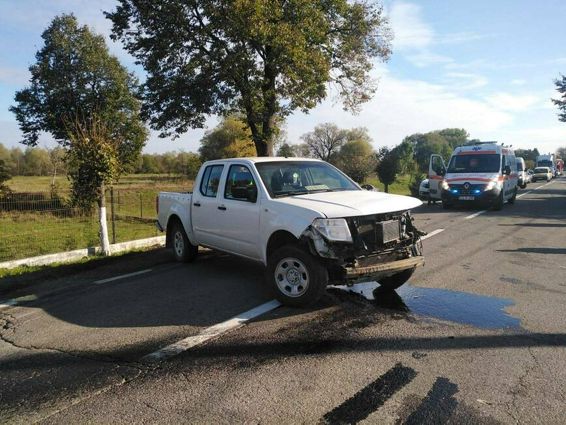 Un minor si un adult victime ale unui accident intre doua masini | imaginea 1