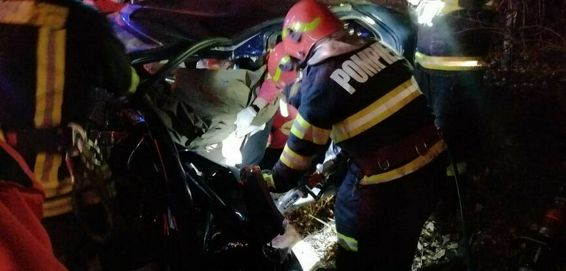 3 victime dintre care una incarcerata intr un accident rutier | imaginea 1