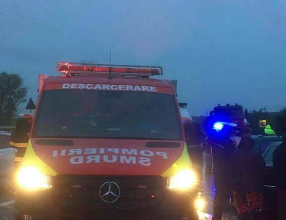 Femeie extrasa din masina in urma unui accident rutier la iesirea din Tulcea | imaginea 1