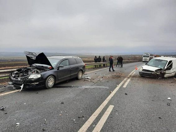 Accident rutier cu 3 masini implicate pe soseaua de centura | imaginea 1
