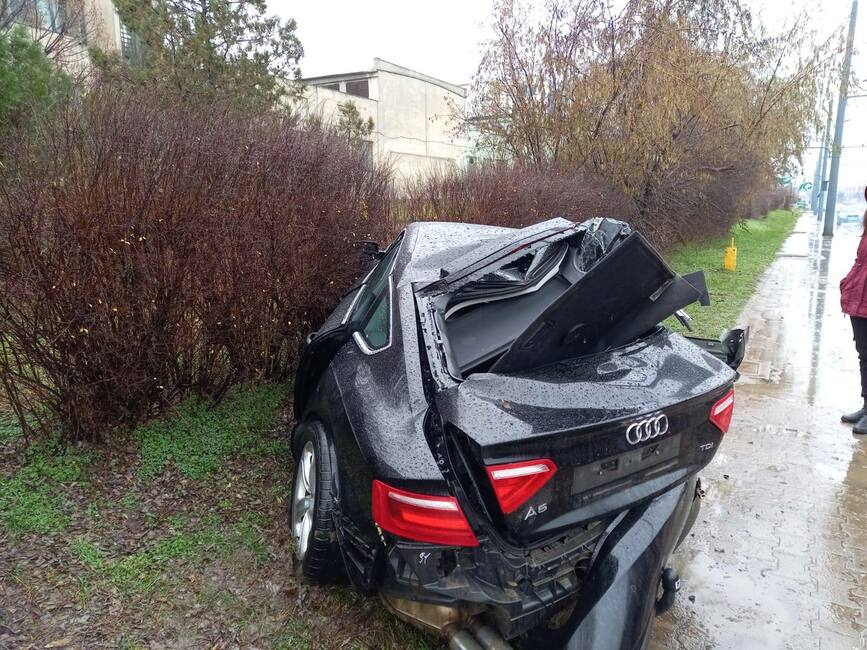 Accident rutier cu victima politraumatizata  in municipiul Vaslui | imaginea 1