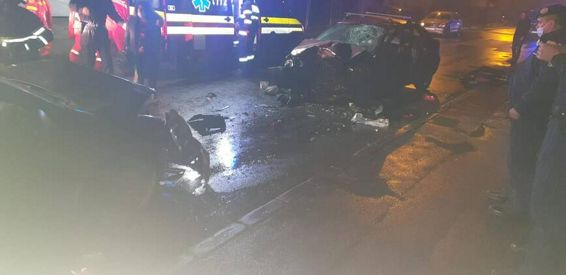 O persoana incarcerata si alte 3 ranite in urma unui accident rutier | imaginea 1