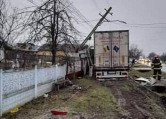 O victima decedata in urma unui grav accident rutier | imaginea 1