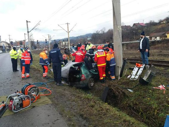 Un barbat a pierit intr un accident iar un altul a fost grav ranit | imaginea 1