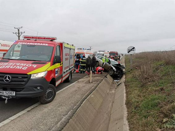 Grav accident rutier din care au rezultat cinci victime | imaginea 1
