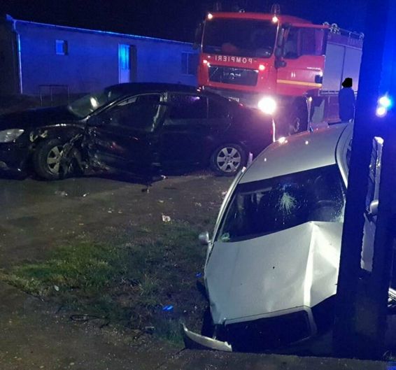 Accident intre doua autoturisme cu 7 persoane implicate | imaginea 1