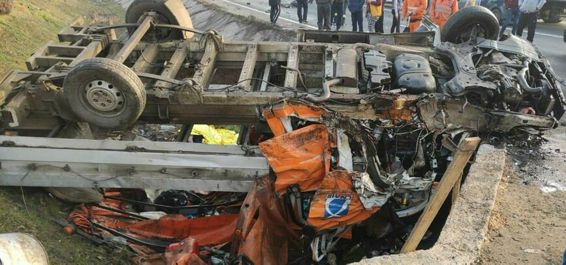 Doua persoane si au pierdut viata in urma unui tragic accident rutier | imaginea 1