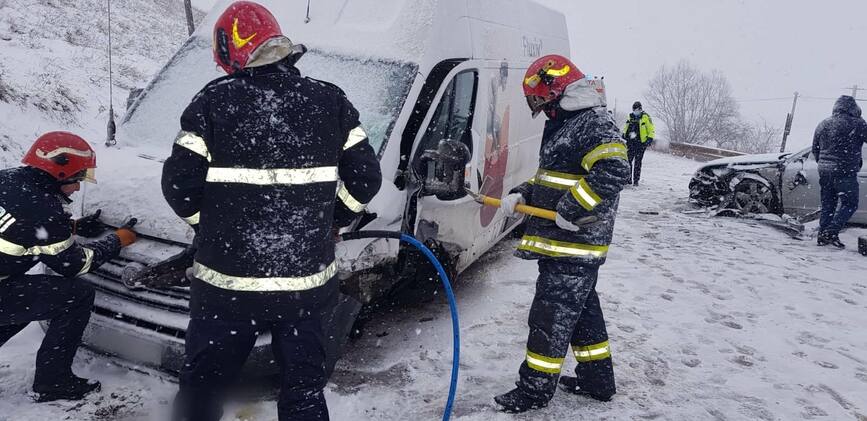 Serie de accidente rutiere  ca urmare a conditiilor nefavorabile de circulatie | imaginea 1