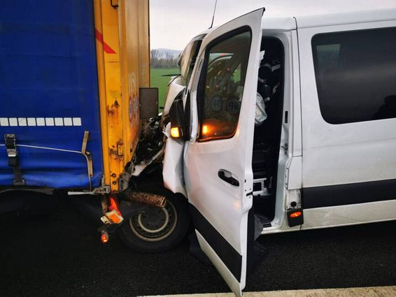 Accident rutier pe autostrada A1 soldat cu 6 victime transportate la spitale | imaginea 1
