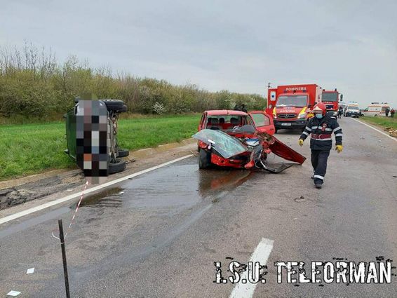 Trei autoturisme implicate intr un accident patru persoane au fost ranite | imaginea 1