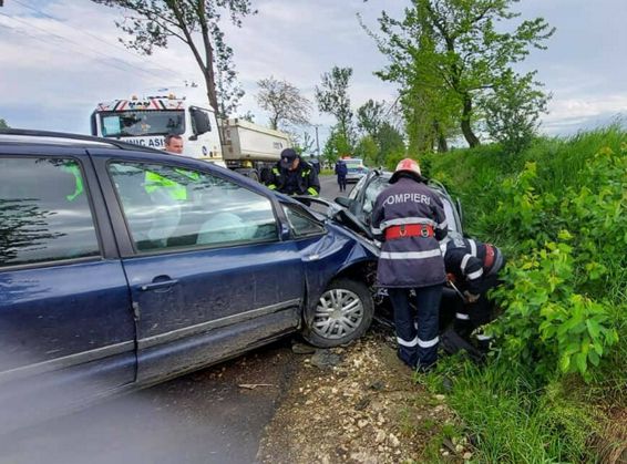 Cinci barbati au ajuns la spital in urma a doua accidente rutiere | imaginea 1