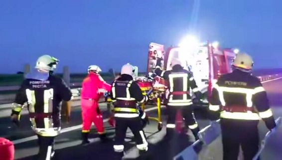 17 victime in urma coliziunii dintre un microbuz si un TIR | imaginea 1