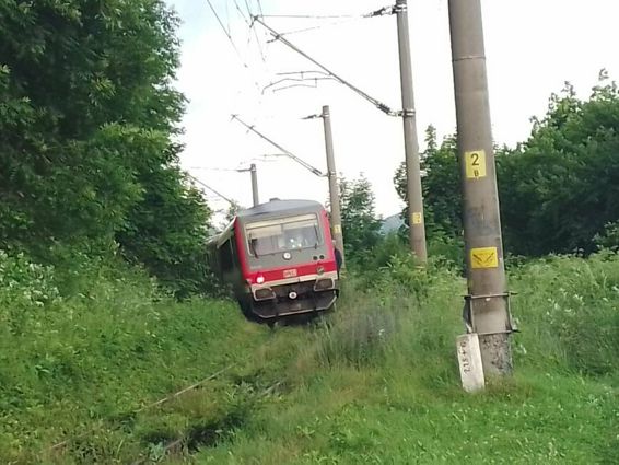 Accident feroviar intre un tren si o masina Soferita a decedat | imaginea 1