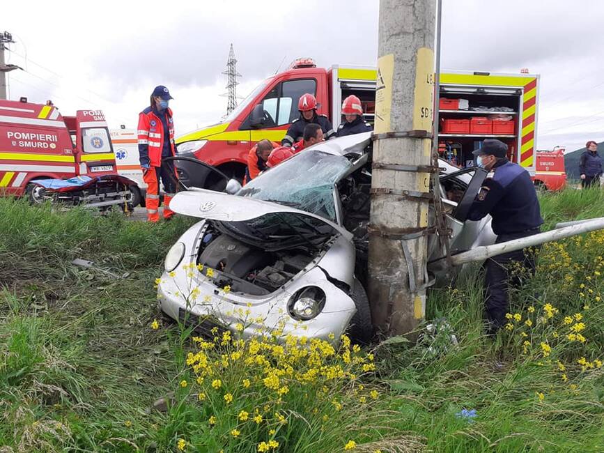 Accident rutier  cu un tanar incarcerat si politraumatizat | imaginea 1