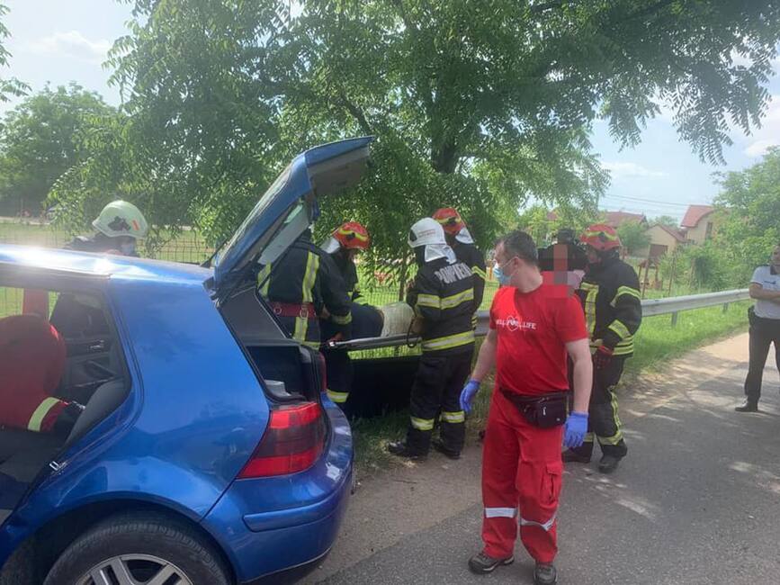 Au intervenit la un accident rutier  pentru descarcerarea unei victime | imaginea 1