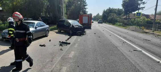 Coliziune intre un autoturism si un TIR pe DN 2A | imaginea 1