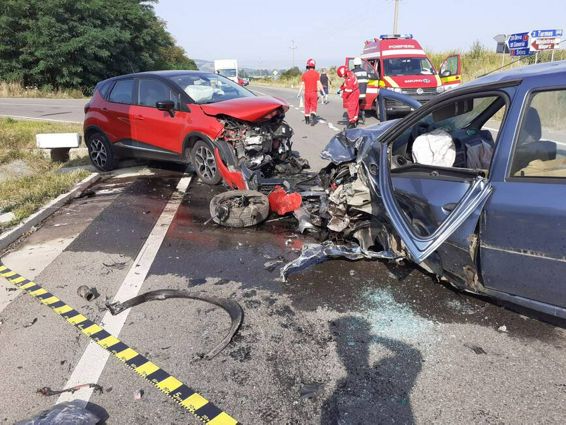 Accident rutier soldat cu 3 raniti | imaginea 1