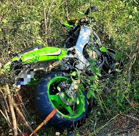 Un tanar a avut nevoie de ingrijiri medicale in urma unui accident rutier | imaginea 1