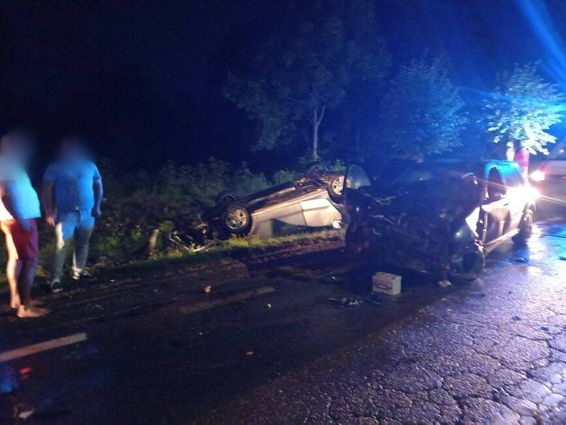 Accident rutier cu trei autoturisme implicate | imaginea 1