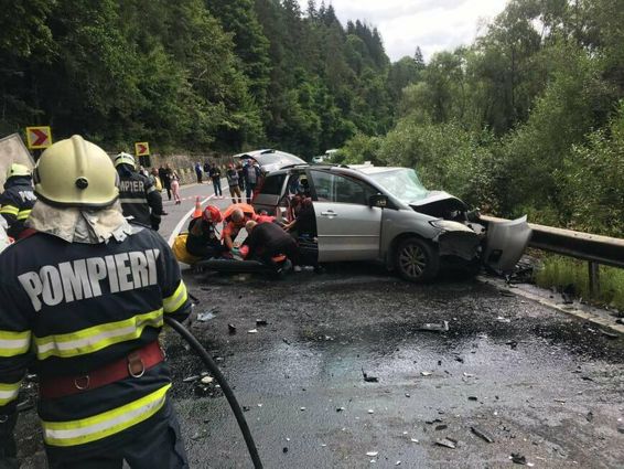 Accident rutier cu victime multiple | imaginea 1