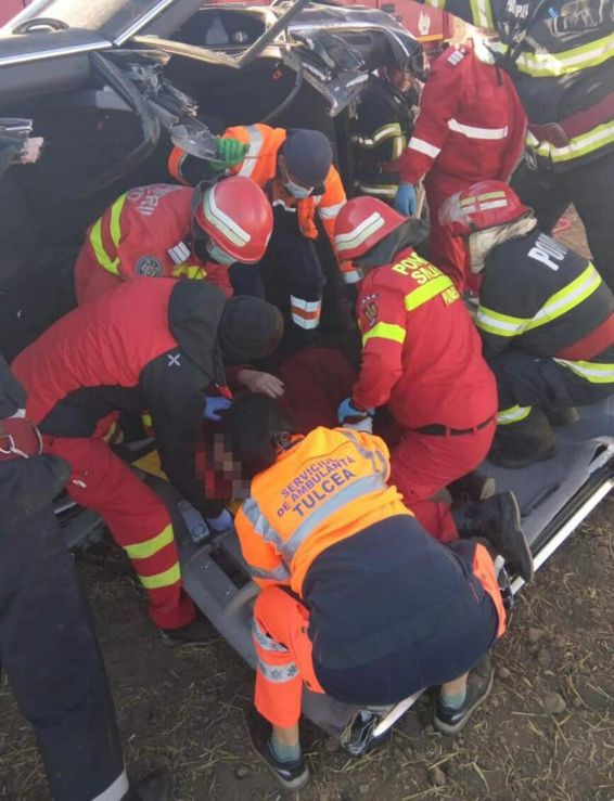 Accident rutier grav O persoana si a pierdut viata iar alte doua au fost ranite | imaginea 1