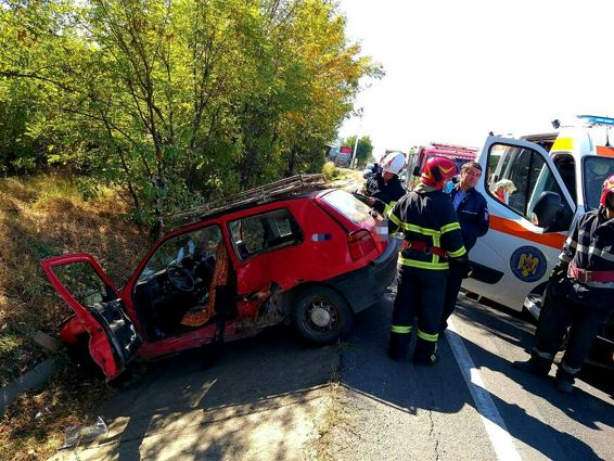 Doua victime in urma coliziunii intre un autoturism si o motocicleta | imaginea 1