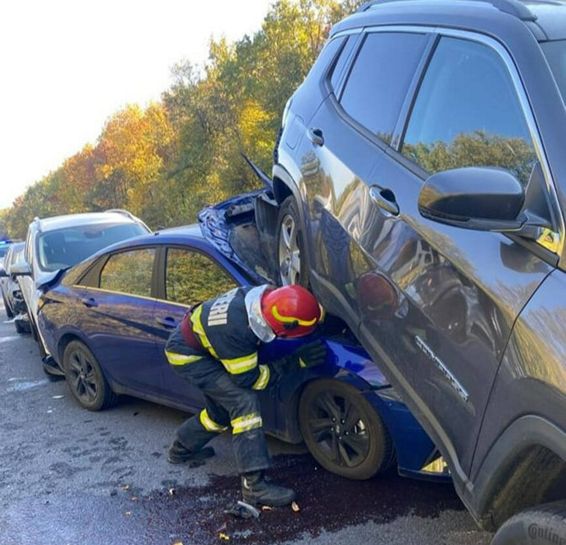 Carambol cu 5 masini pe autostrada A1 Bucuresti Pitesti | imaginea 1