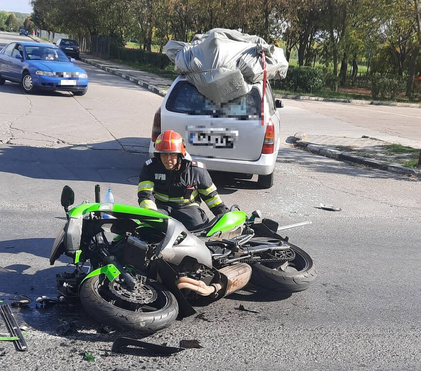 Tanar motociclist  ranit in urma impactului cu o masina | imaginea 1