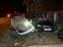 Masina rasturnata in urma unui accident rutier | imaginea 1