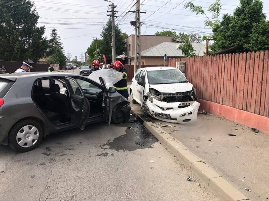 Accident rutier produs in Calarasi  cu 3 masini si patru persoane | imaginea 1