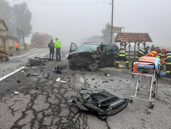 Accident rutier soldat cu patru victime | imaginea 1