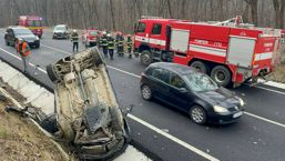 Coliziune intre doua masini  soldata cu doua victime | imaginea 1