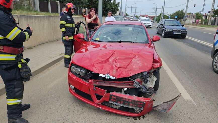 Asigurarea zonei in urma a doua accidente rutiere | imaginea 1