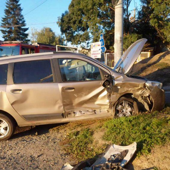 Accident cu victime in urma impactului intre doua masini | imaginea 1