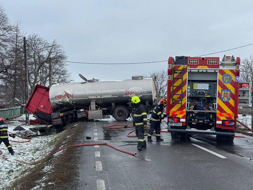 Grav accident rutier   O masina a luat foc | imaginea 2