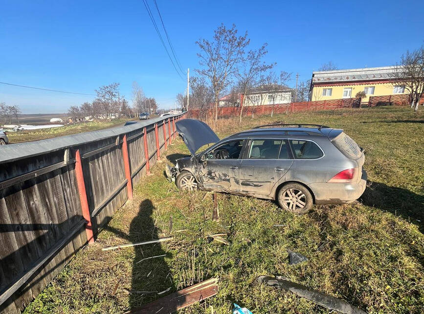 O tanara a ajuns la spital  in urma unui accident rutier | imaginea 1