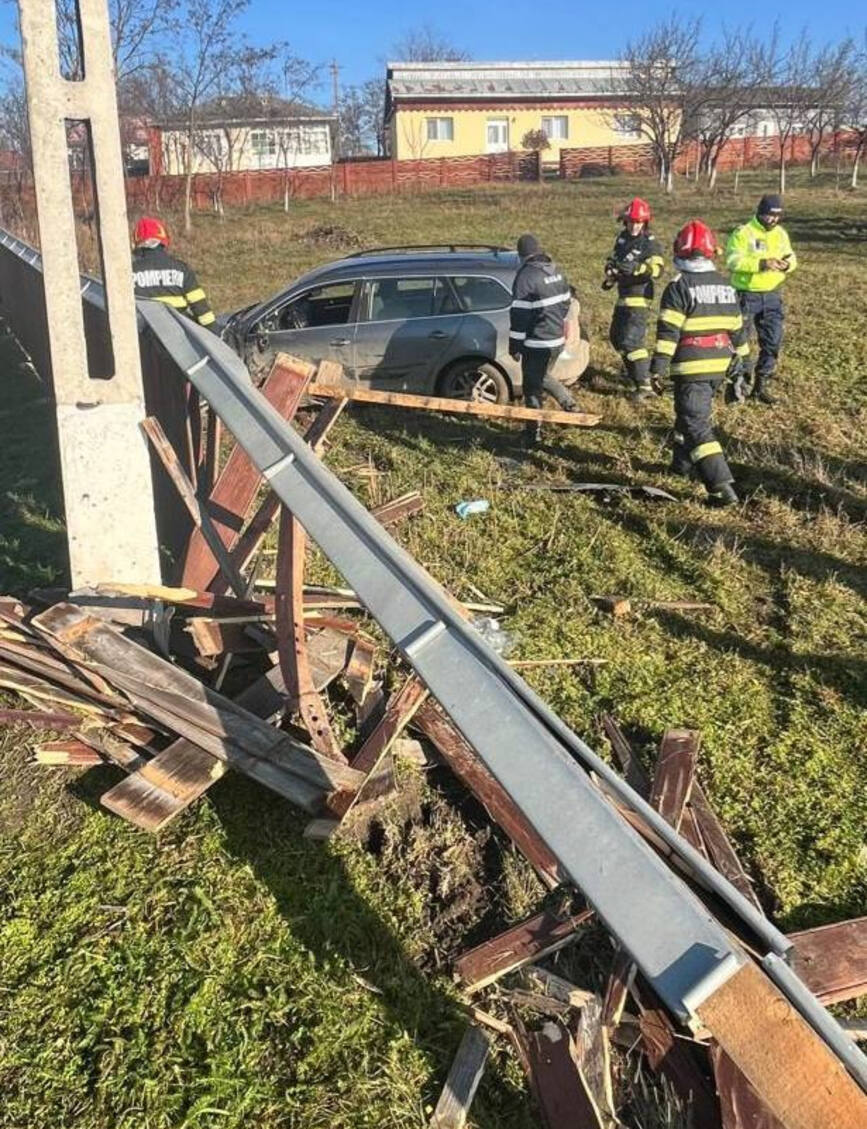 O tanara a ajuns la spital  in urma unui accident rutier | imaginea 2