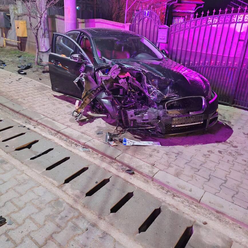 O femeie a ajuns la spital  in urma unui accident | imaginea 2