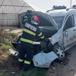 Doua persoane au ajuns la spital in urma unui accident rutier | imaginea 1