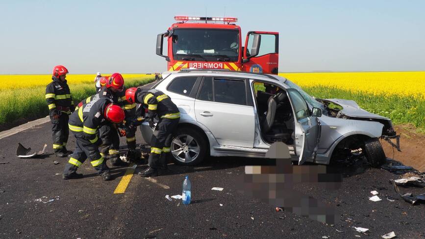 Accident rutier grav soldat cu patru victime | imaginea 1