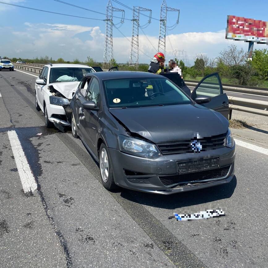 Carambol cu trei masini pe autostrada A1 Bucuresti Pitesti | imaginea 1
