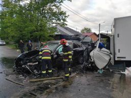 Accident rutier soldat cu o victima incarcerata | imaginea 1