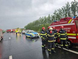 Carambol cu 3 masini pe autostrada A1 Nadlac Arad | imaginea 1